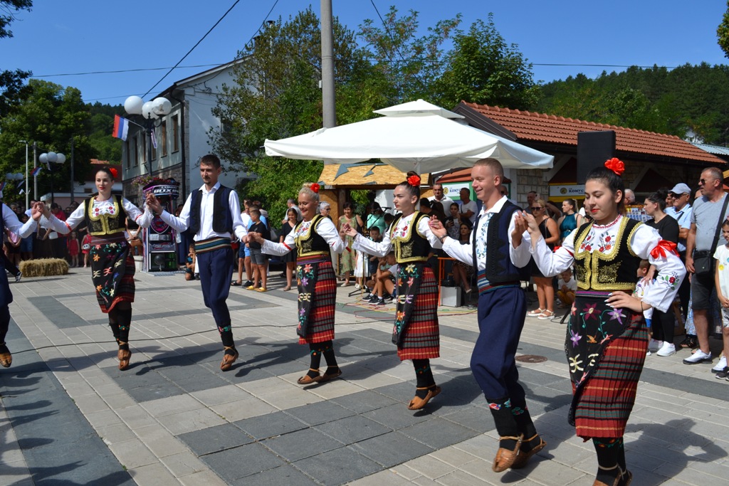 Sajam poljoprivrednih proizvoda i ručnih radinosti